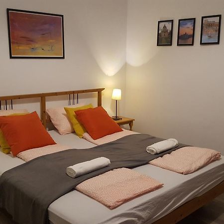 Michael Apartment With 2 Rooms Near Gozsdu Udvar ブダペスト エクステリア 写真