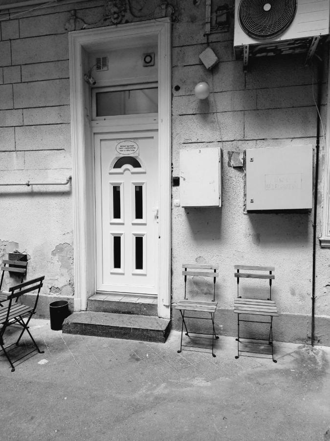 Michael Apartment With 2 Rooms Near Gozsdu Udvar ブダペスト エクステリア 写真